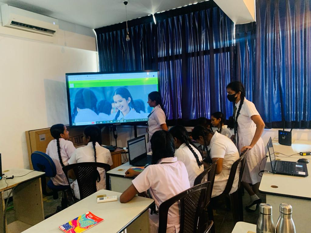 වෙබ් අඩවි සංවර්ධන කණ්ඩායම